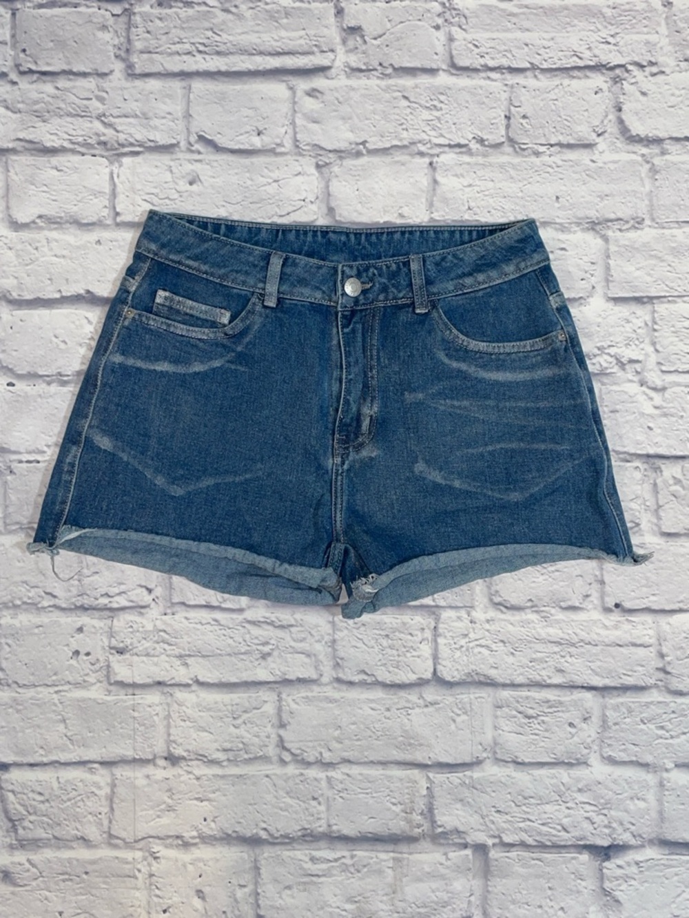 Noisy May Zoe Regular Silver Coated Shorts - Medium
